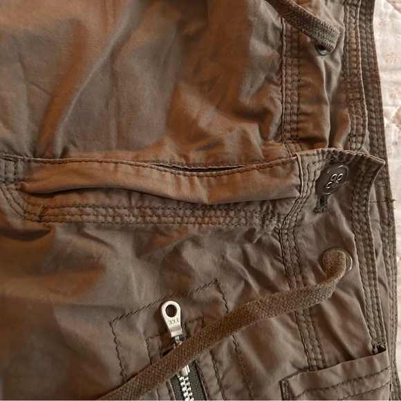Part Two utility cargo style multiple pockets and zippers- new or like new - Picture 5 of 14